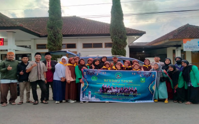 BERBAGI TAKJIL BERSAMA SMP-SMA IT AL MUAWANAH CIGEDUG